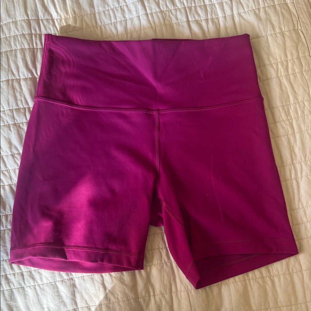 Lululemon Wunder under shorts